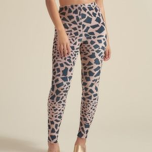 Velvet giraffe leggings